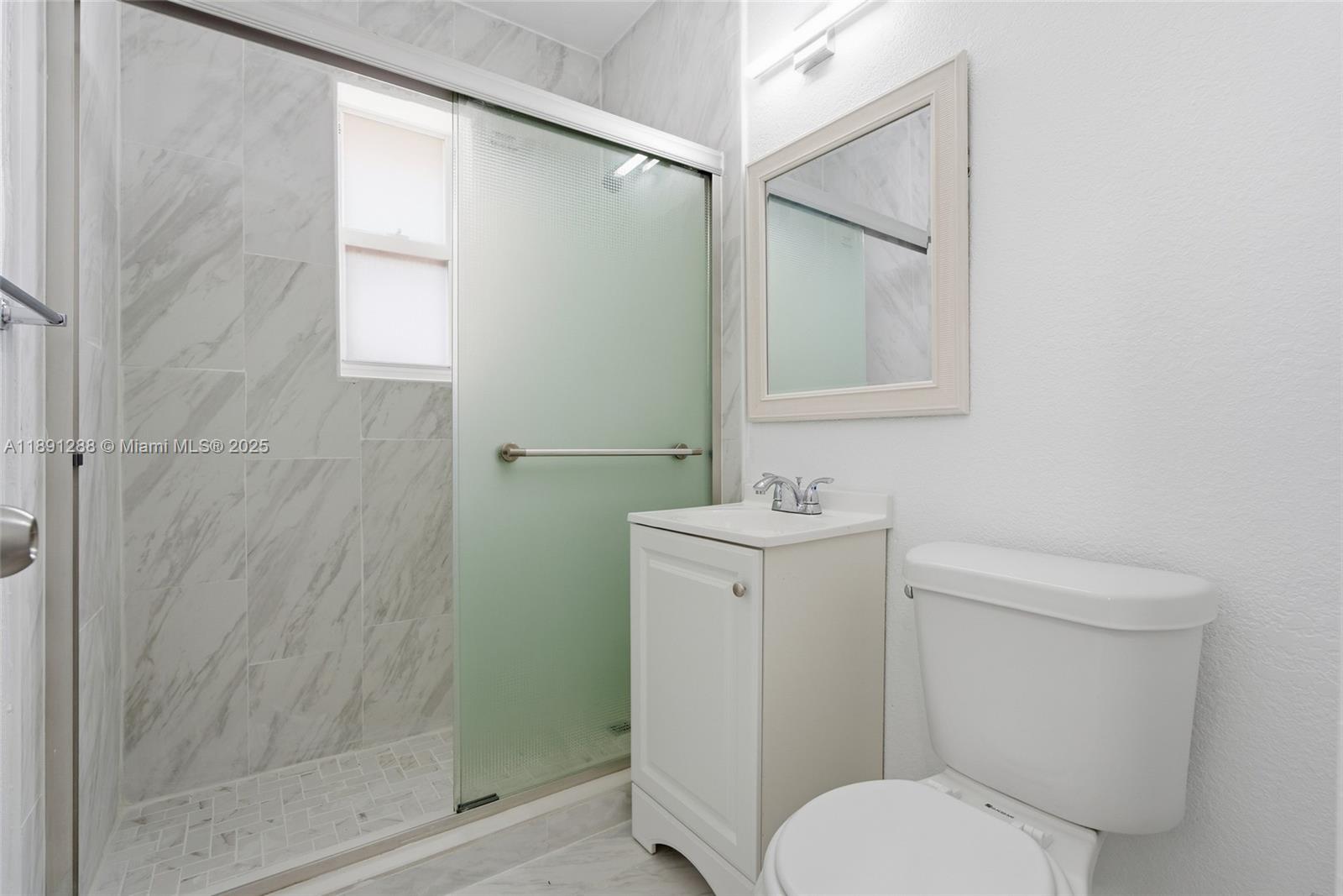 BISCAYNE BCH SUB - Residential Lease