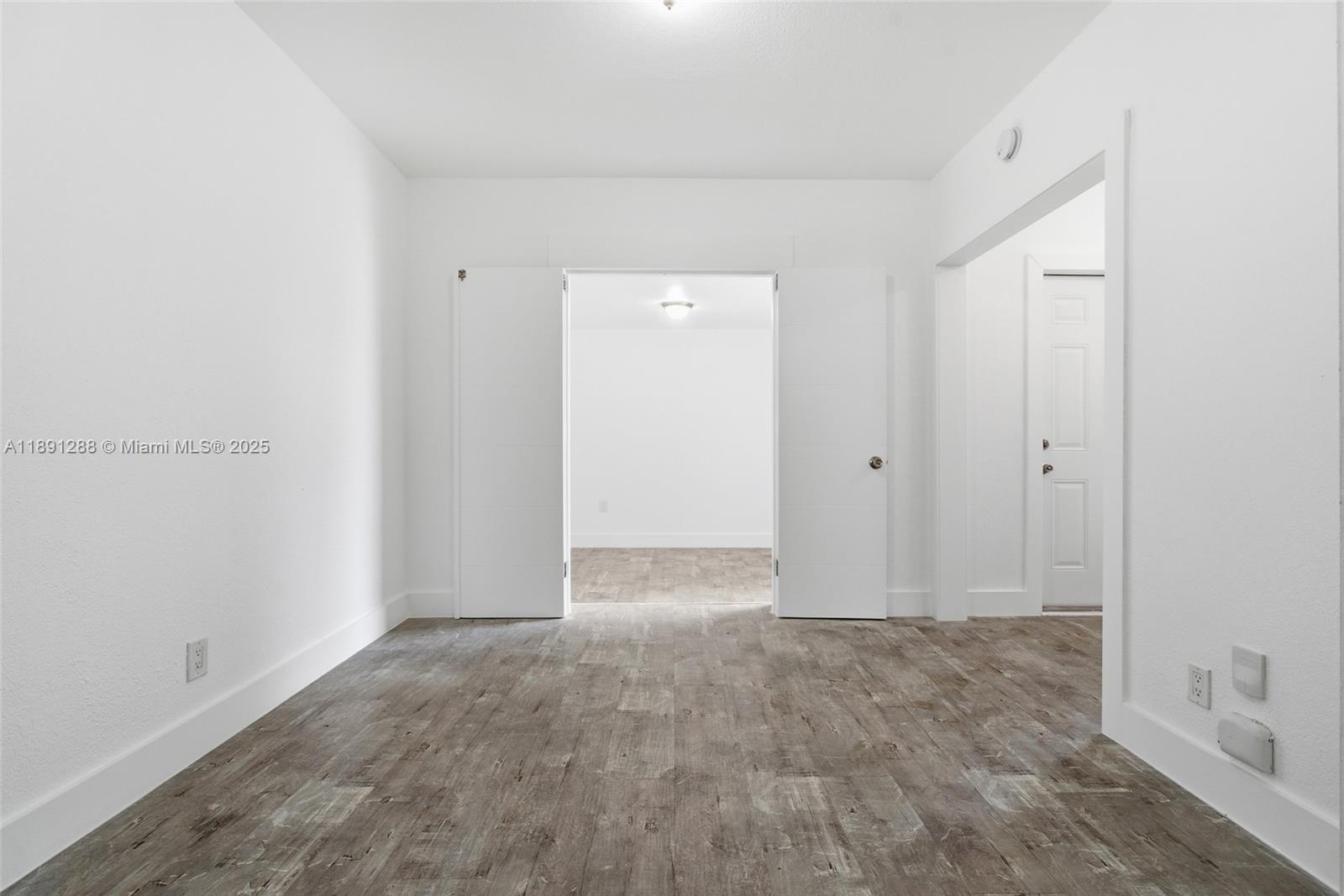 BISCAYNE BCH SUB - Residential Lease