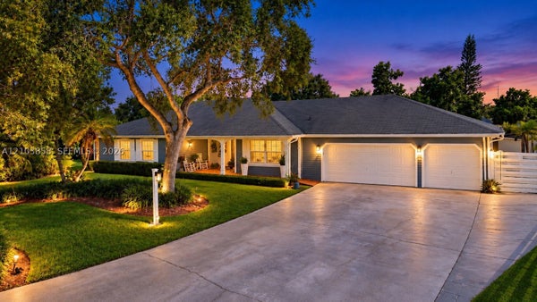 14842 SW 148TH STREET CIR, MIAMI, FL 33196 - Image f9b1e127cbb3b57b1f5be79dd00fb5f8/1554592689