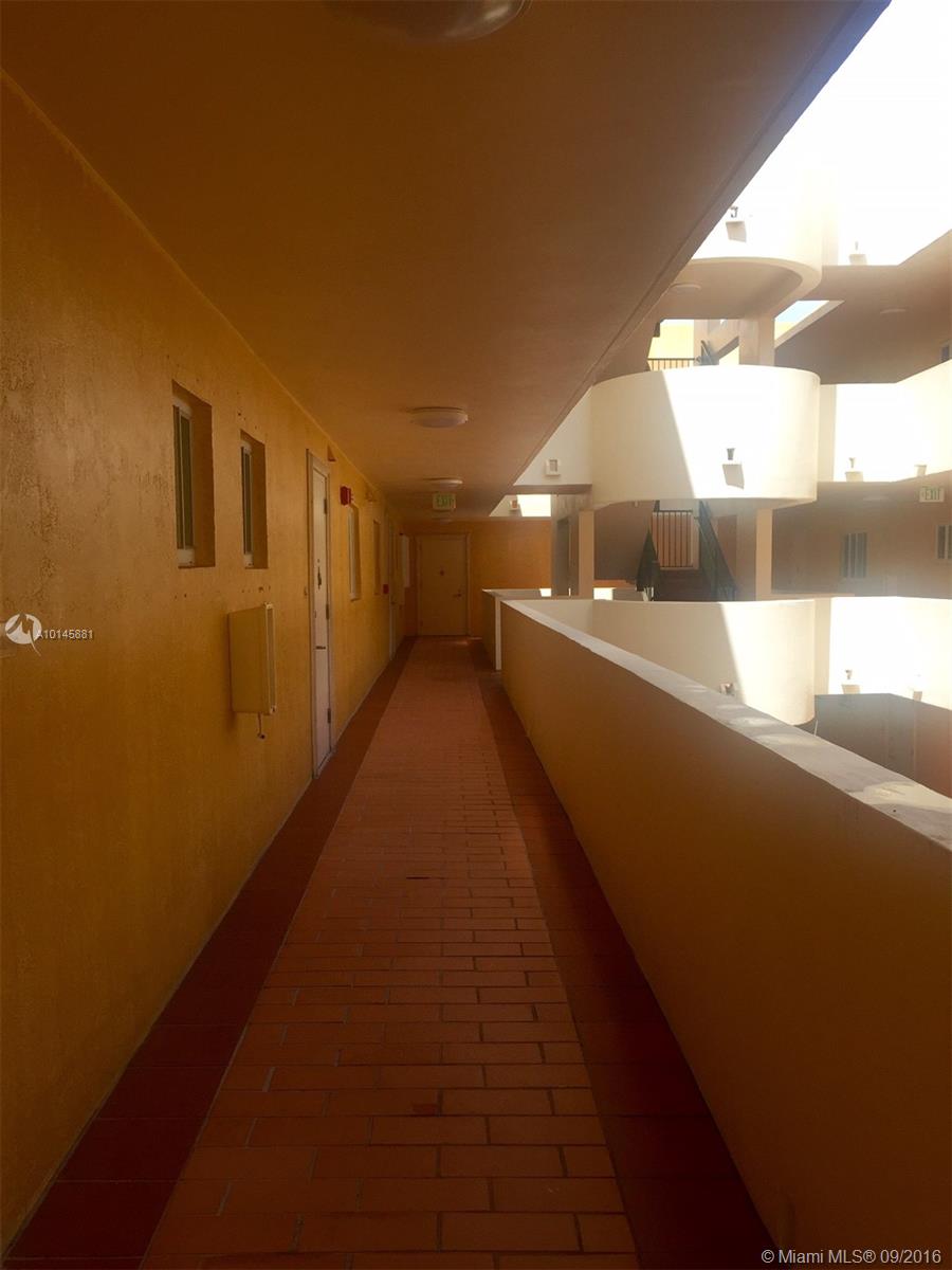 SURFSIDE PALMS CONDO - Residential Lease