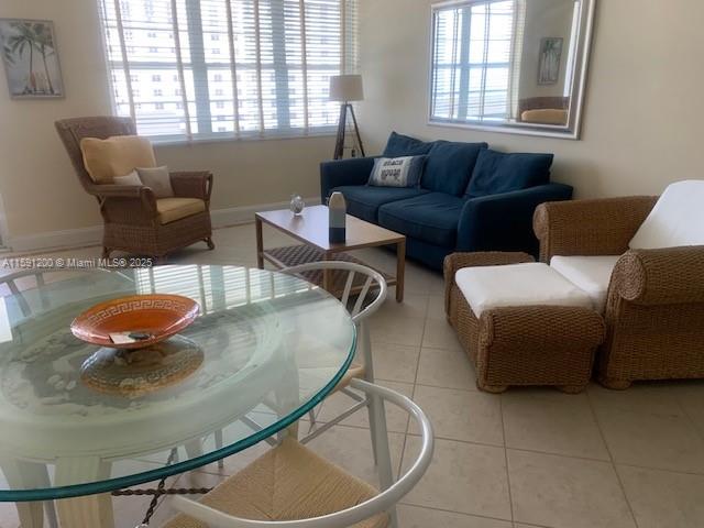 THE DECOPLAGE CONDO - Residential Lease
