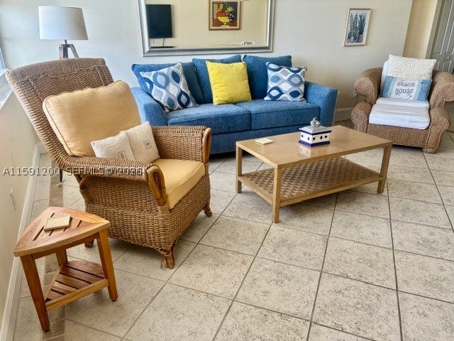100 Lincoln Rd 1434