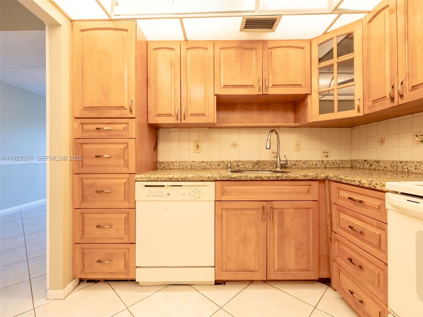 PLANTATION PLACE CONDO - Residential