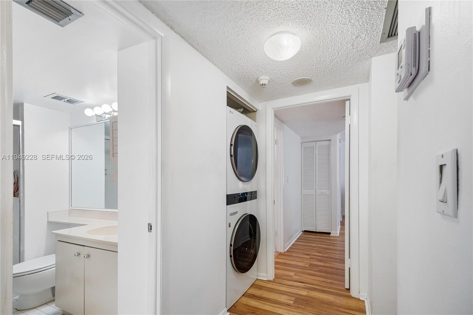 THE TOWERS OF QUAYSIDE CO - Residential