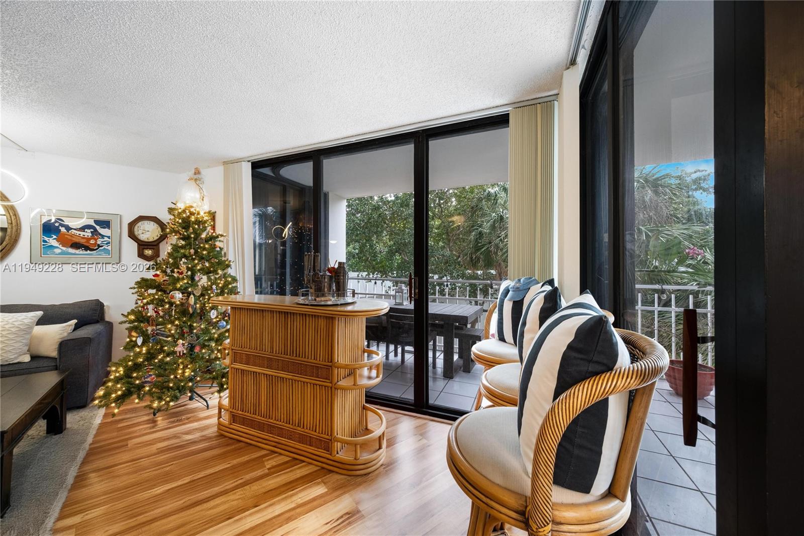 THE TOWERS OF QUAYSIDE CO - Residential