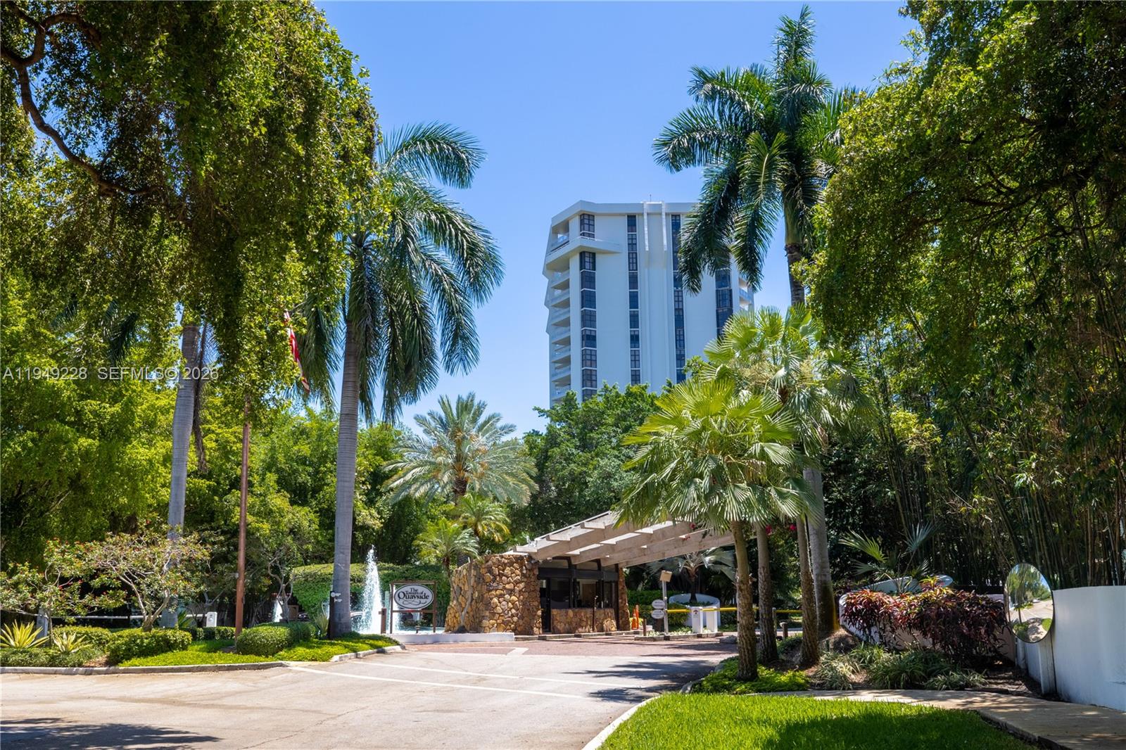 THE TOWERS OF QUAYSIDE CO - Residential