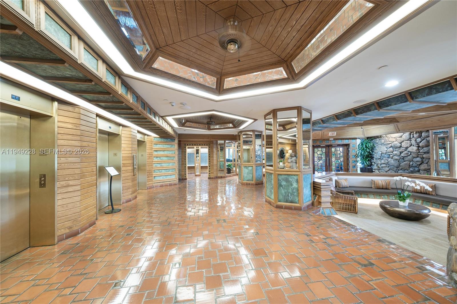 THE TOWERS OF QUAYSIDE CO - Residential