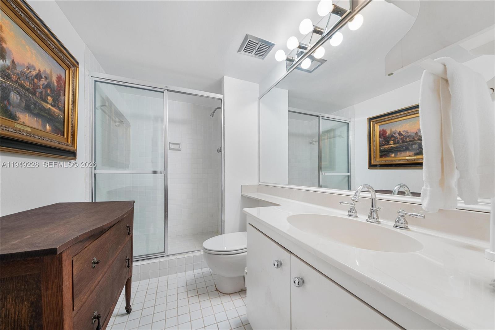 THE TOWERS OF QUAYSIDE CO - Residential