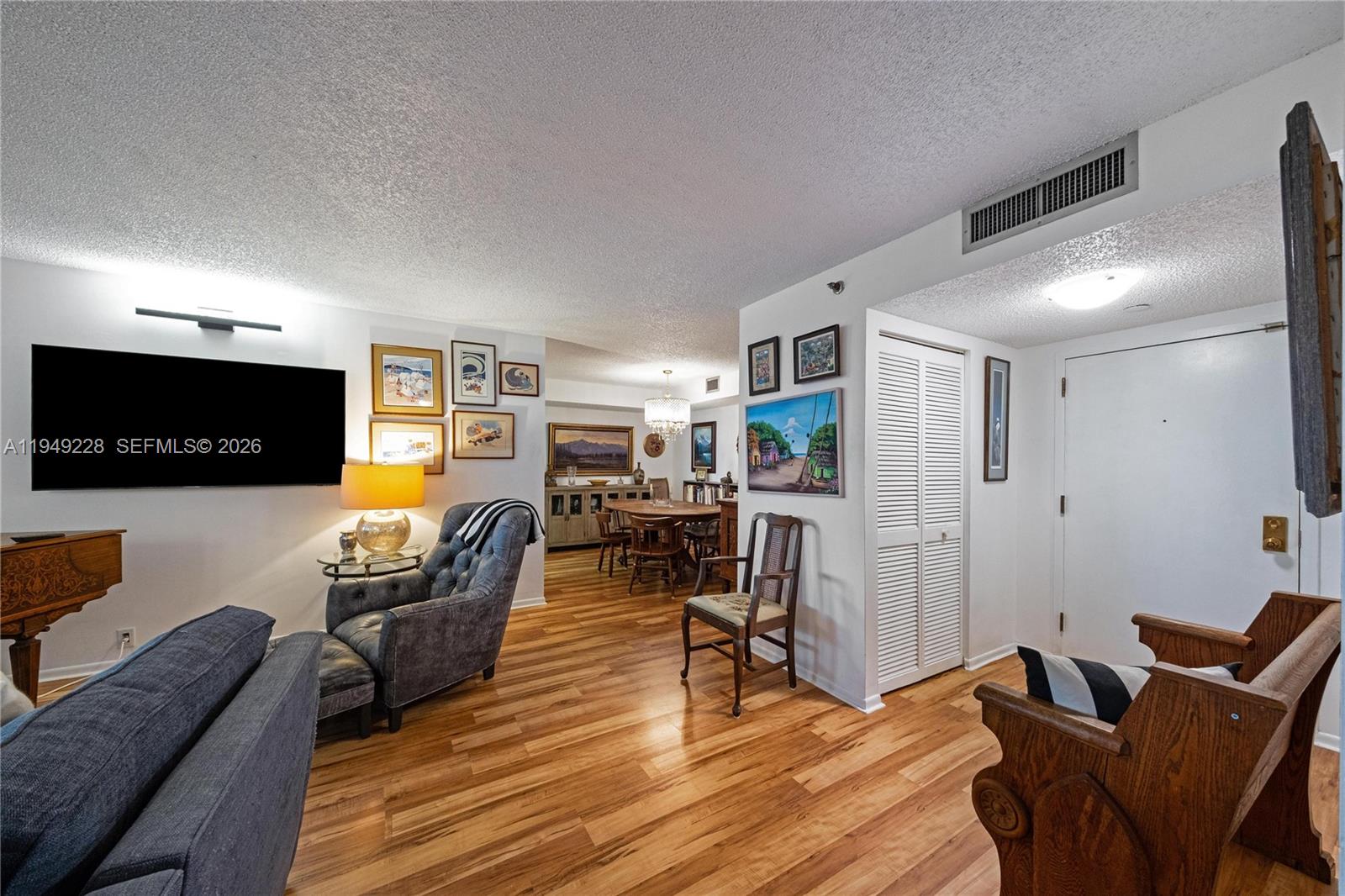 THE TOWERS OF QUAYSIDE CO - Residential