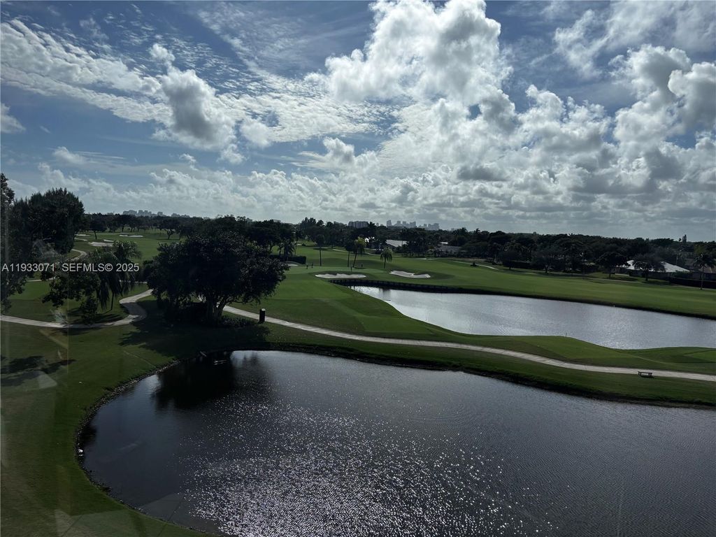 Photo of 2500 NE 48th Ln #507, Fort Lauderdale, FL 33308 (MLS # A11933071)