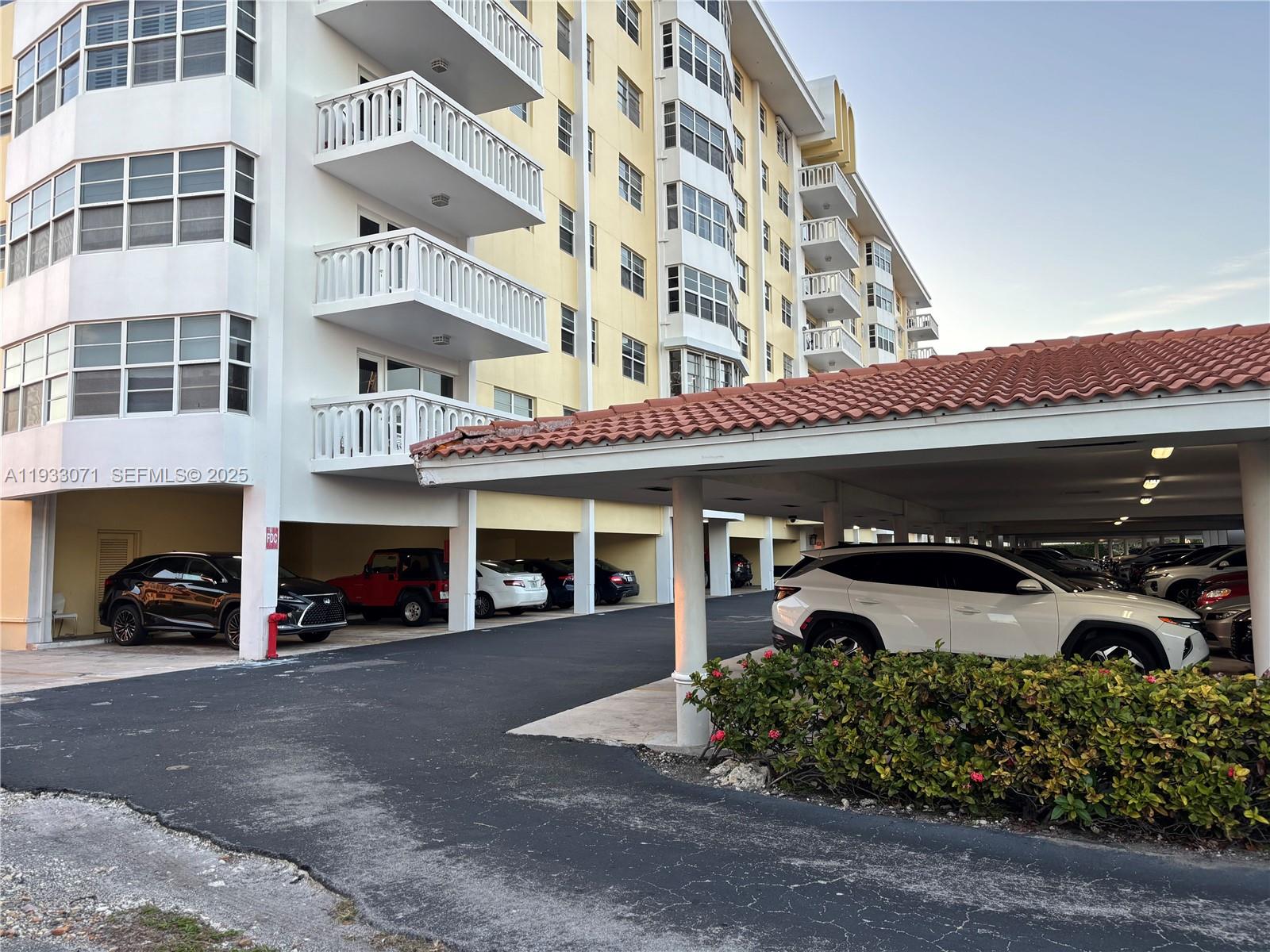 COUNTRY CLUB TOWERS CONDO - Residential