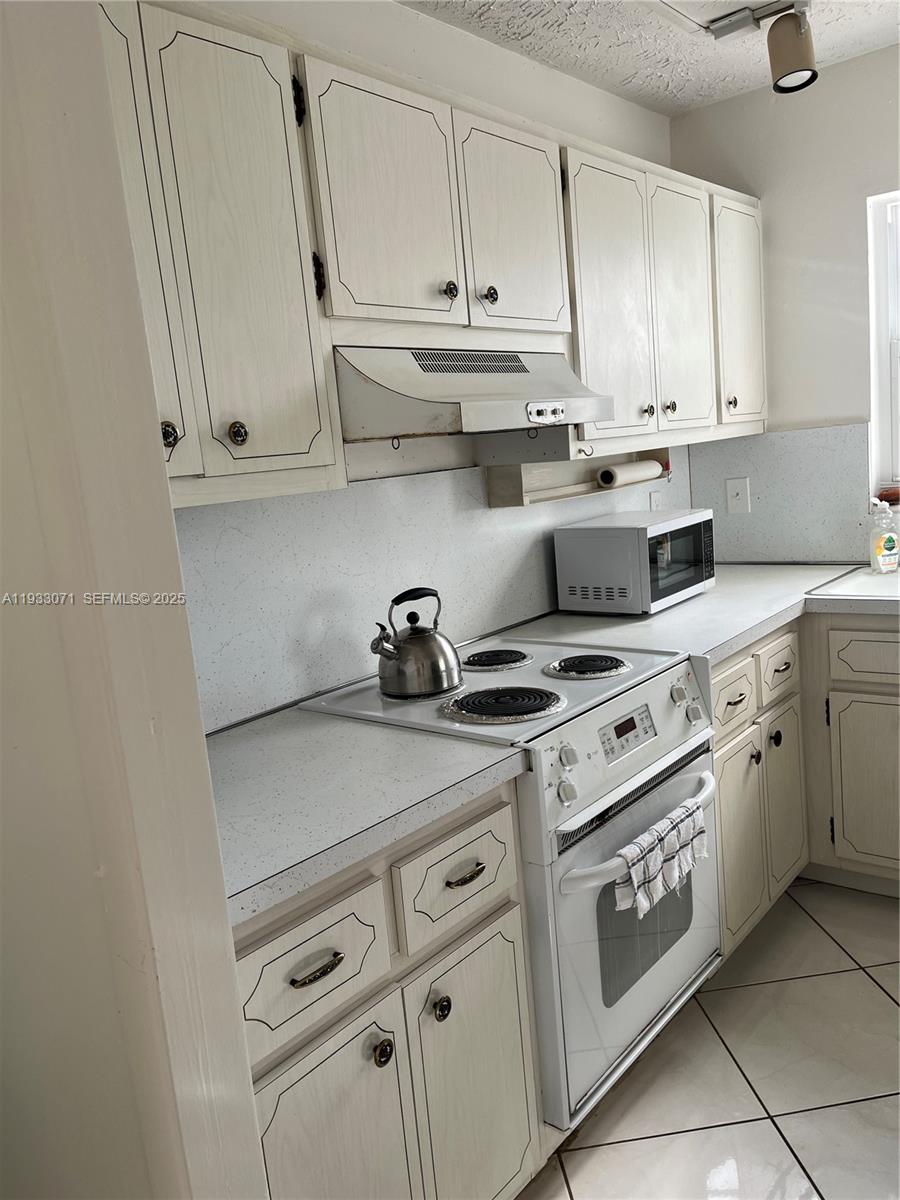 COUNTRY CLUB TOWERS CONDO - Residential