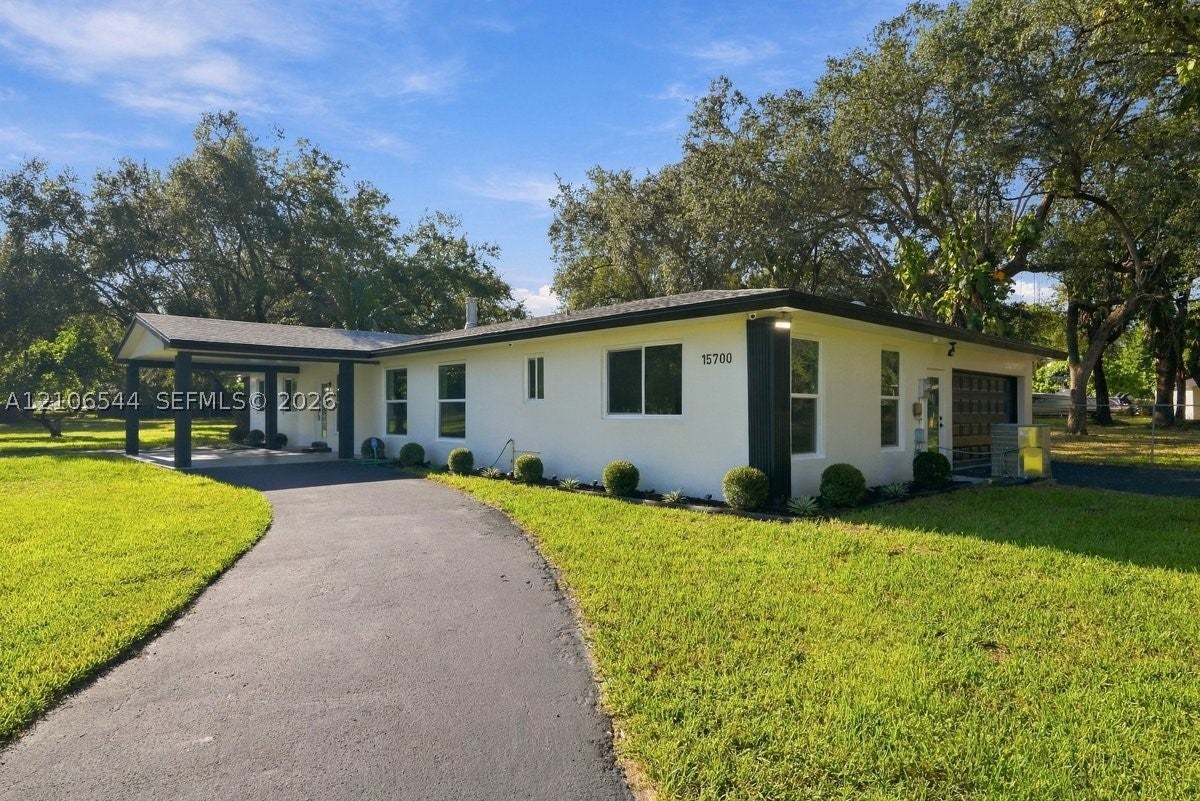 15700 SW 264th St