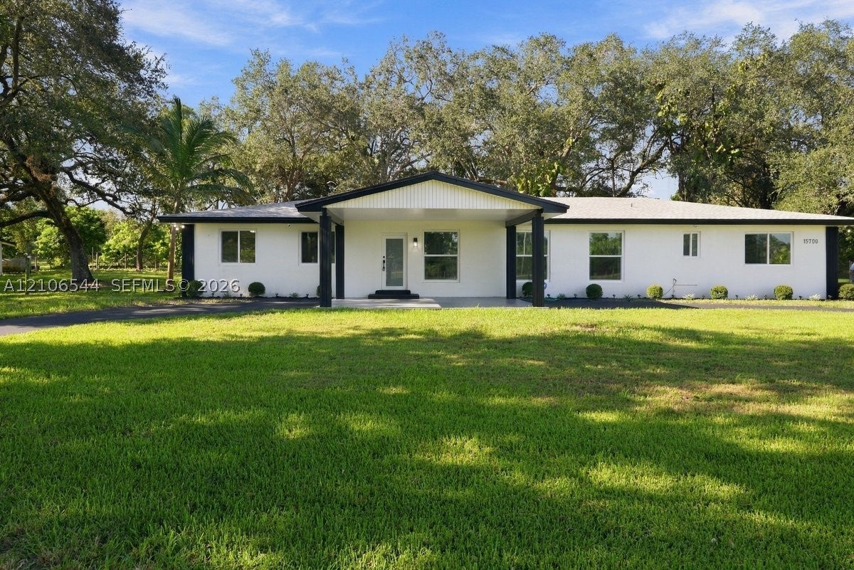 15700 SW 264th St