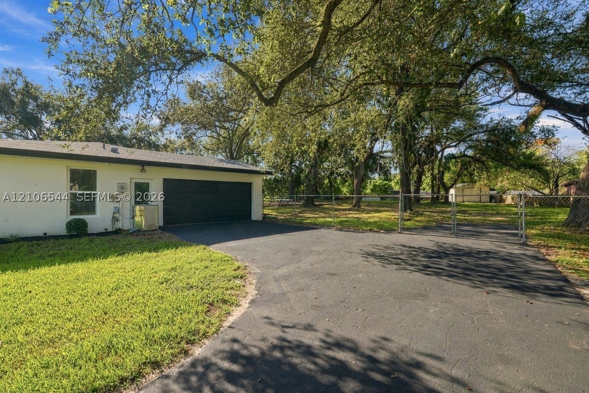 15700 SW 264th St