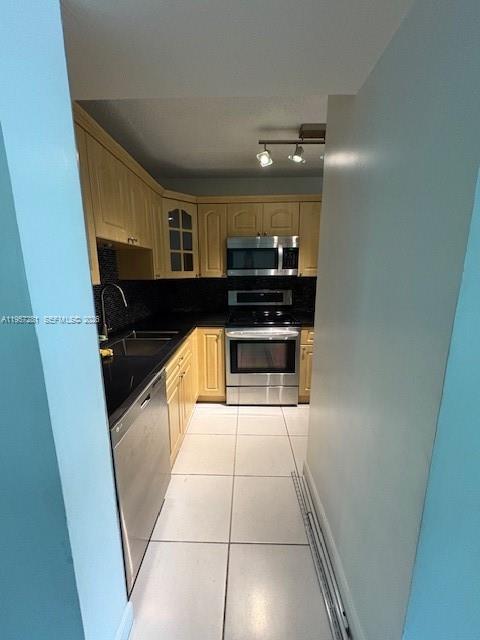 PARC VISTA CONDO - Residential Lease