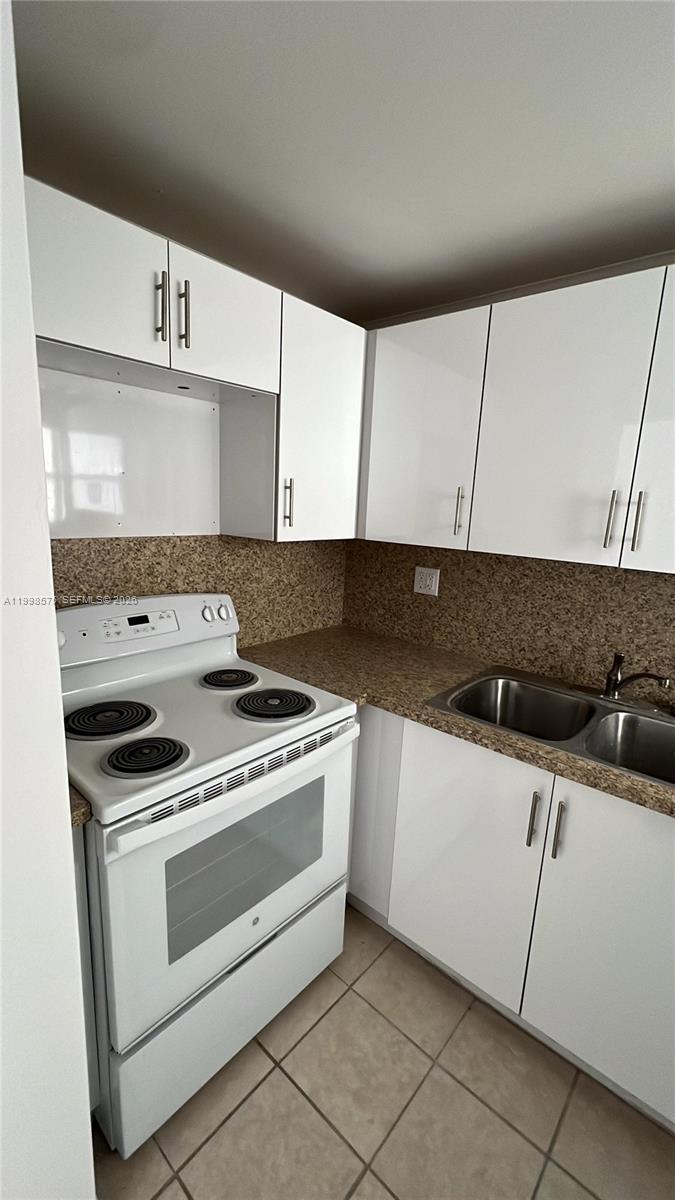 SUB OF PB 7-113 - Residential Lease