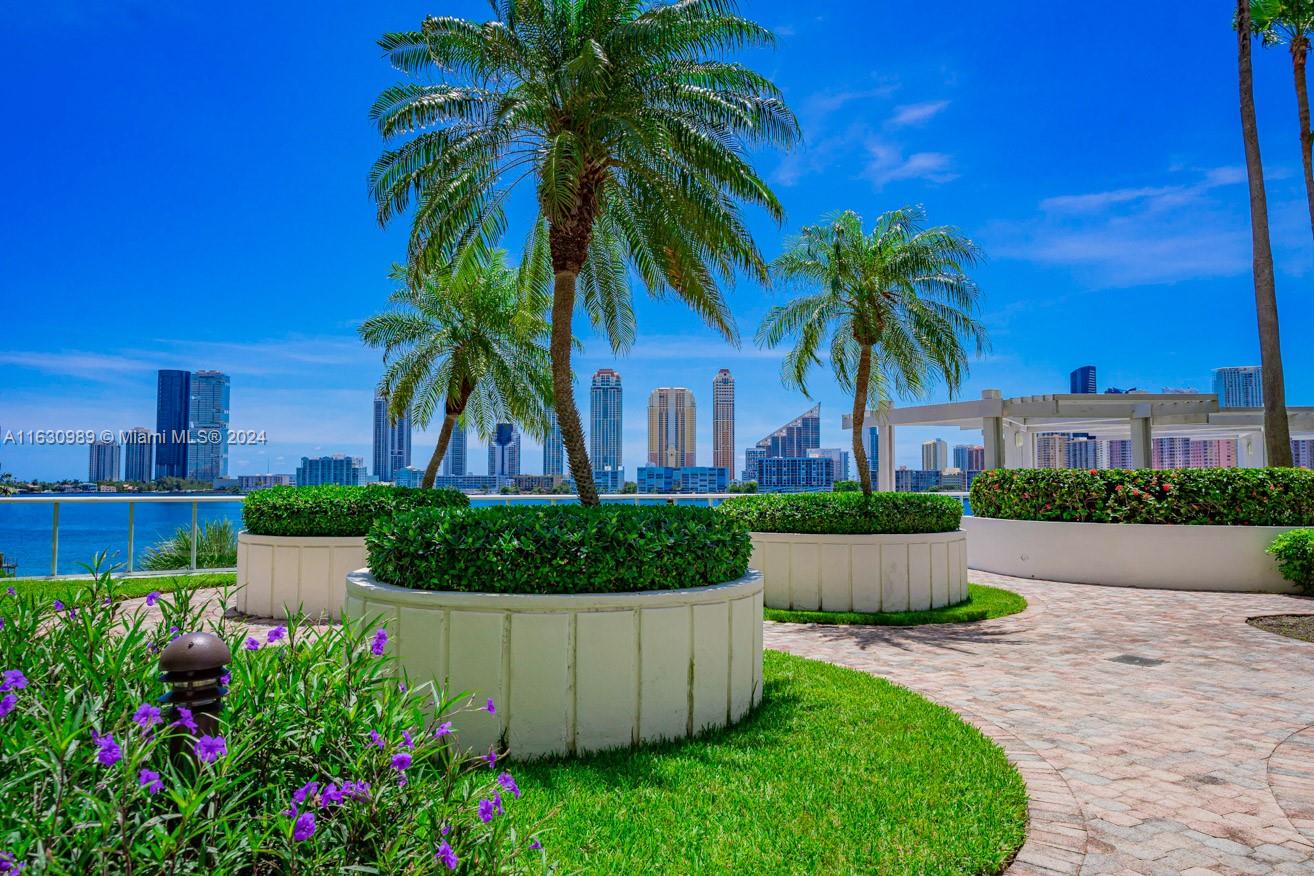 4000 ISL BLVD WILLIAMS IS - Residential