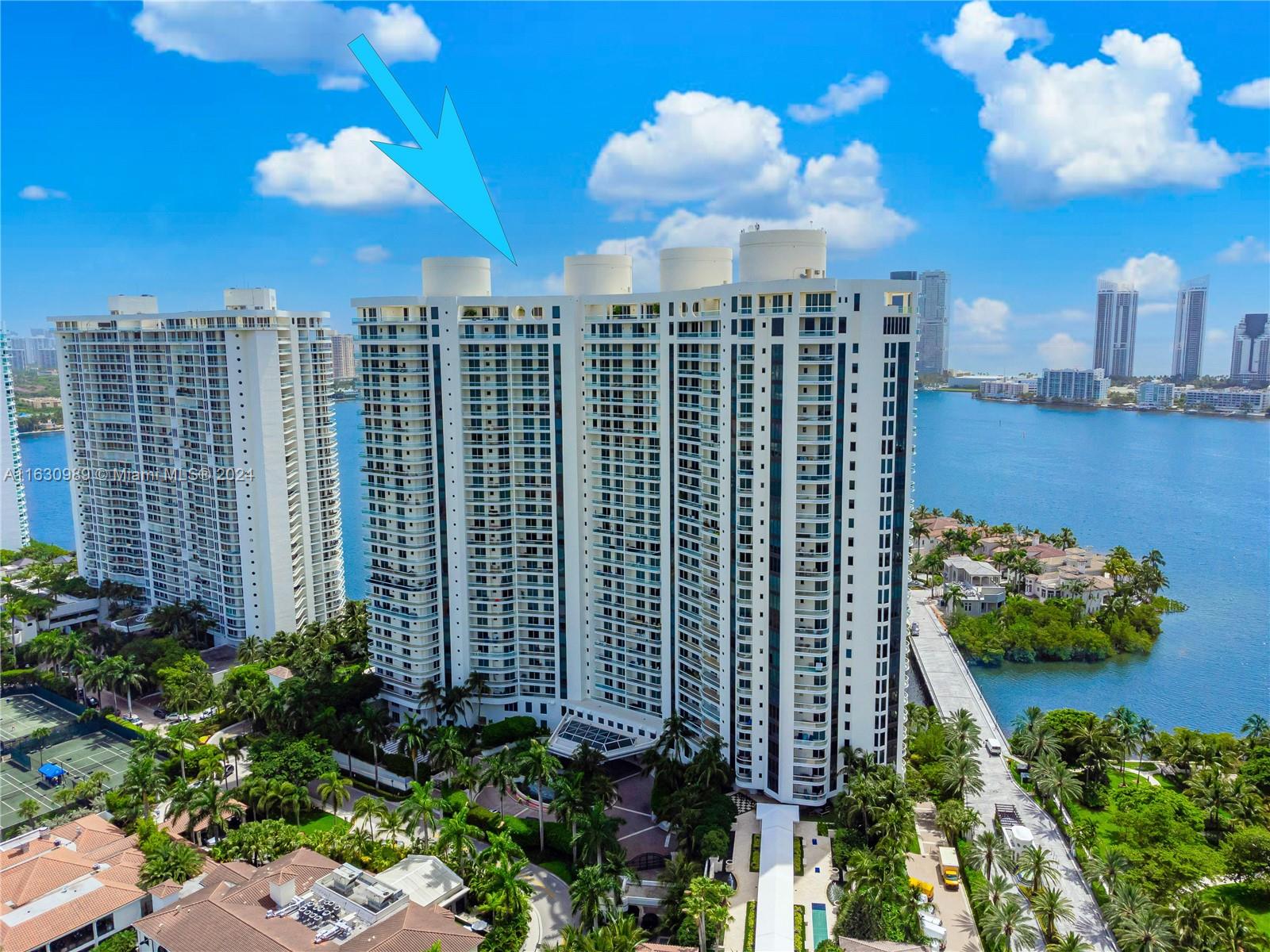 4000 ISL BLVD WILLIAMS IS - Residential
