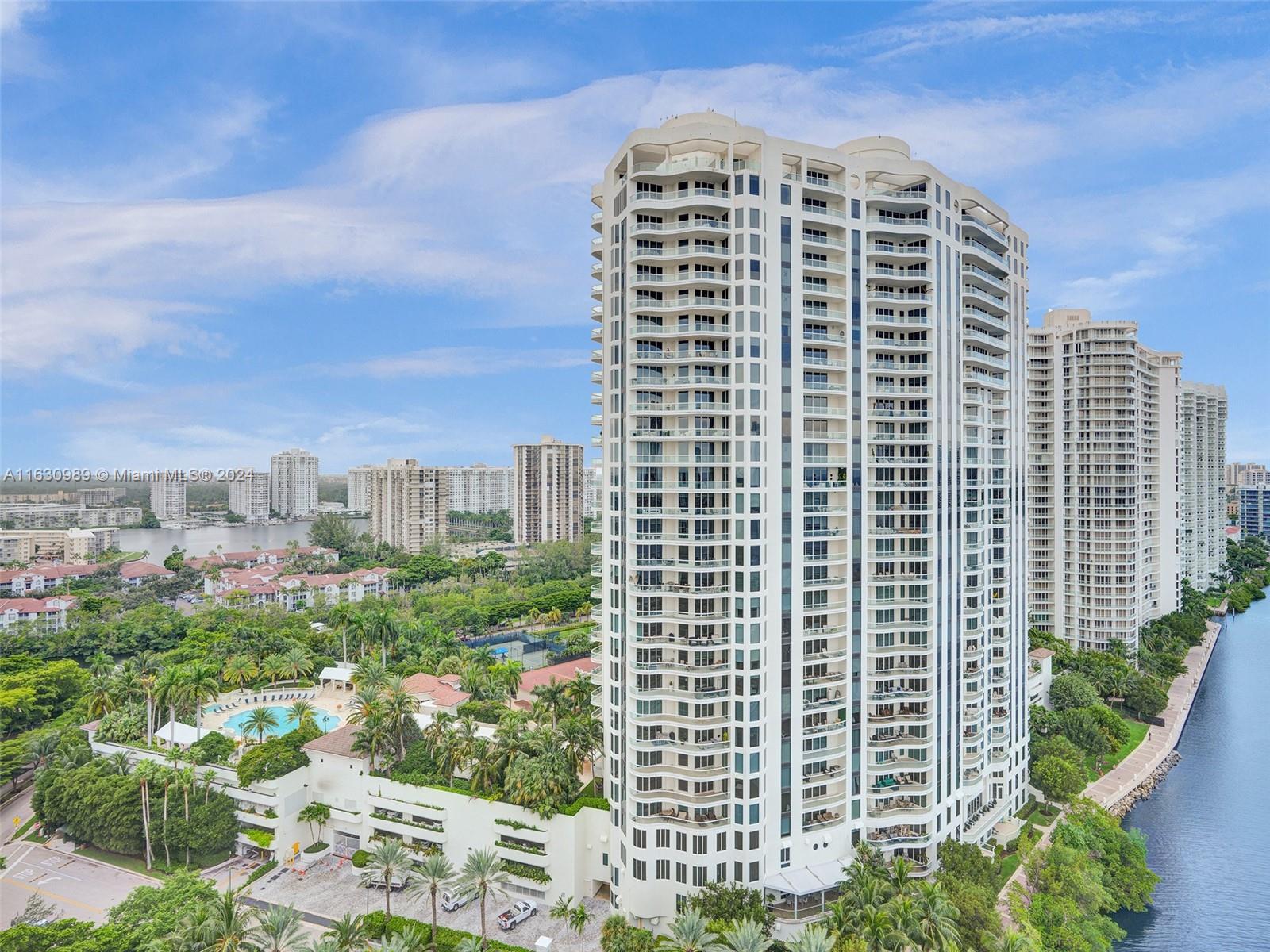4000 ISL BLVD WILLIAMS IS - Residential