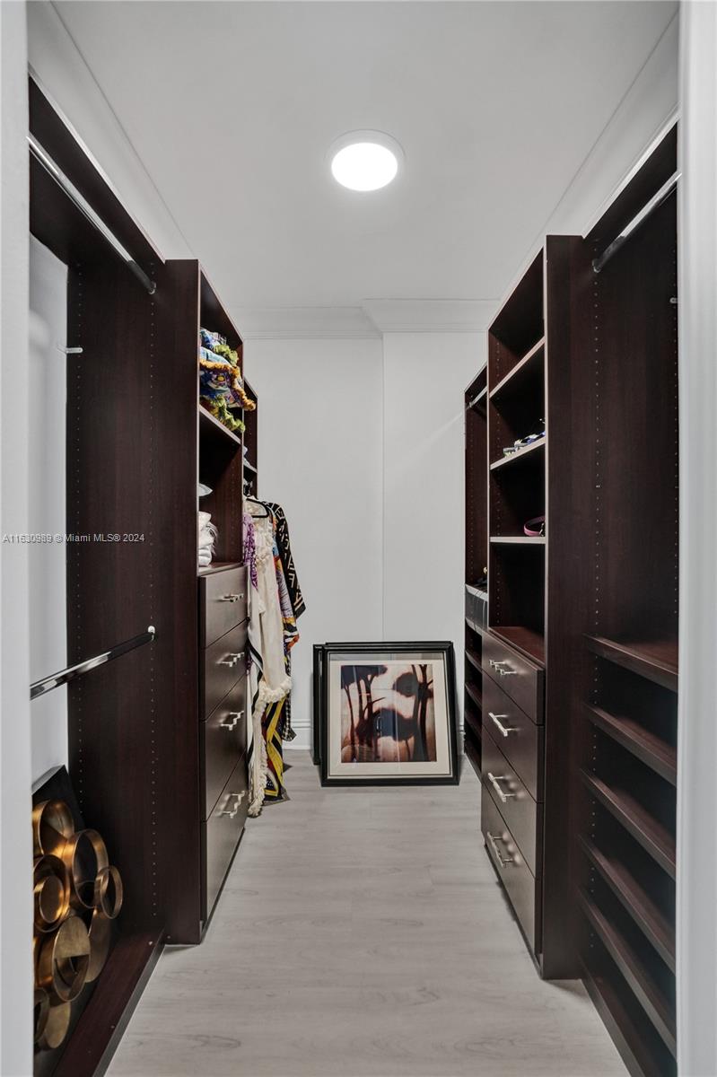 4000 ISL BLVD WILLIAMS IS - Residential