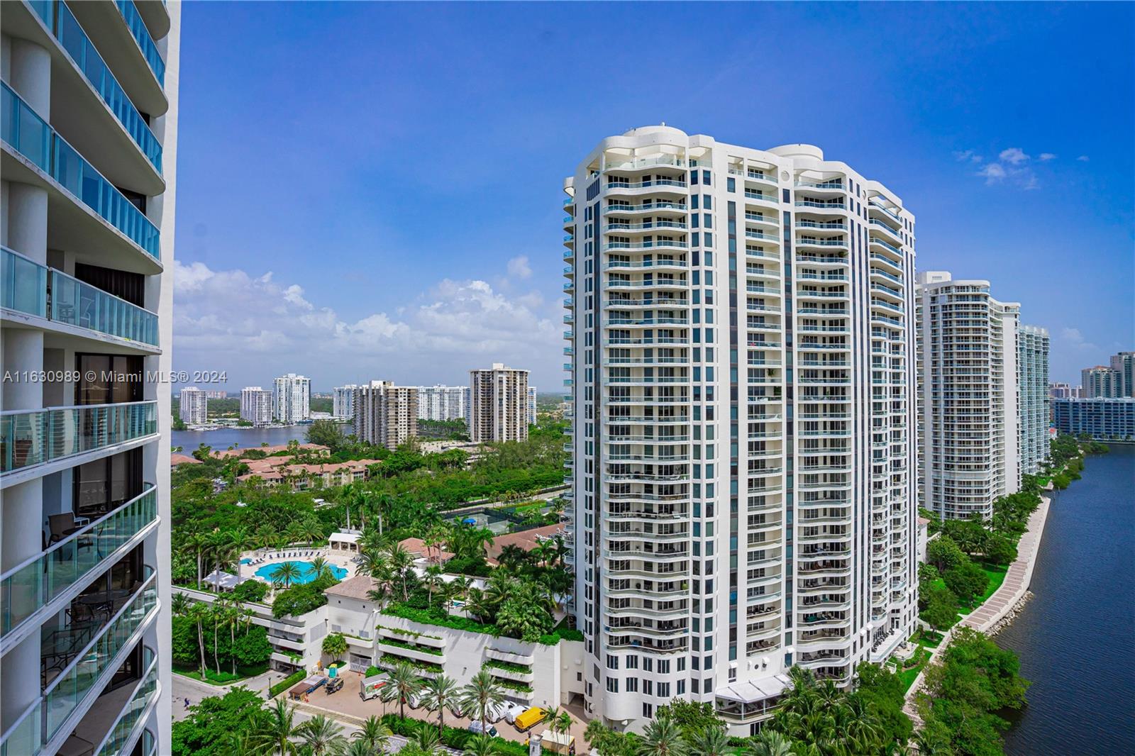 4000 ISL BLVD WILLIAMS IS - Residential