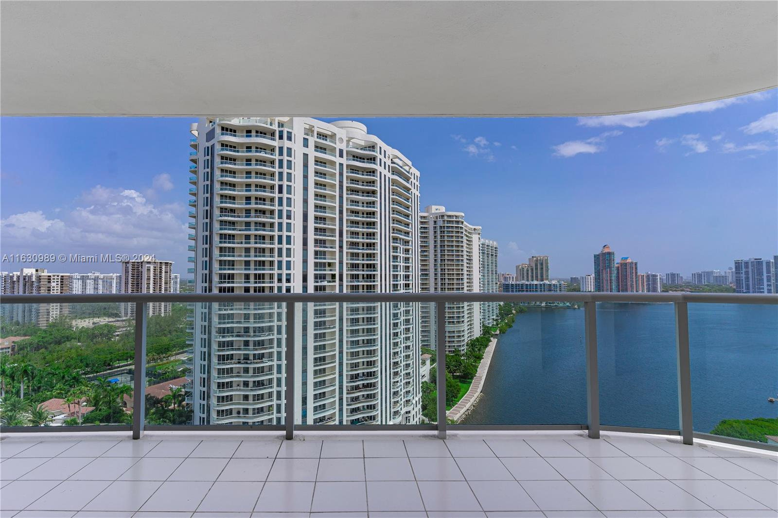 4000 ISL BLVD WILLIAMS IS - Residential