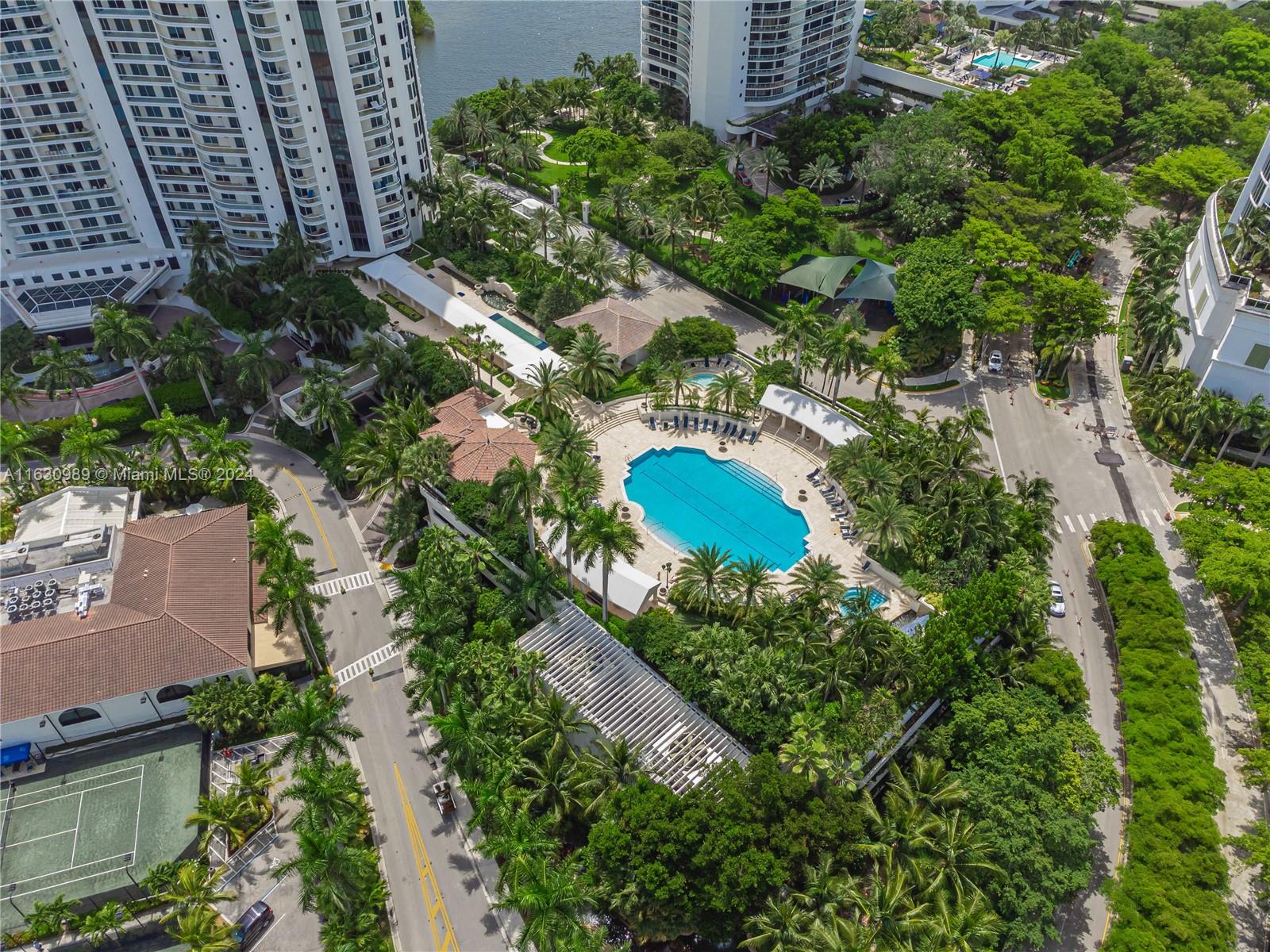 4000 ISL BLVD WILLIAMS IS - Residential