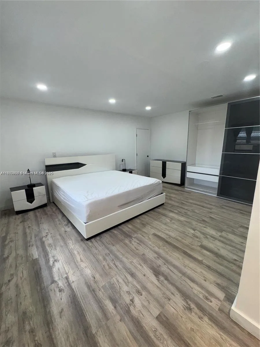 Miami Beach, Florida 33141, United States, ,1 BathroomBathrooms,Residential,Active,164763