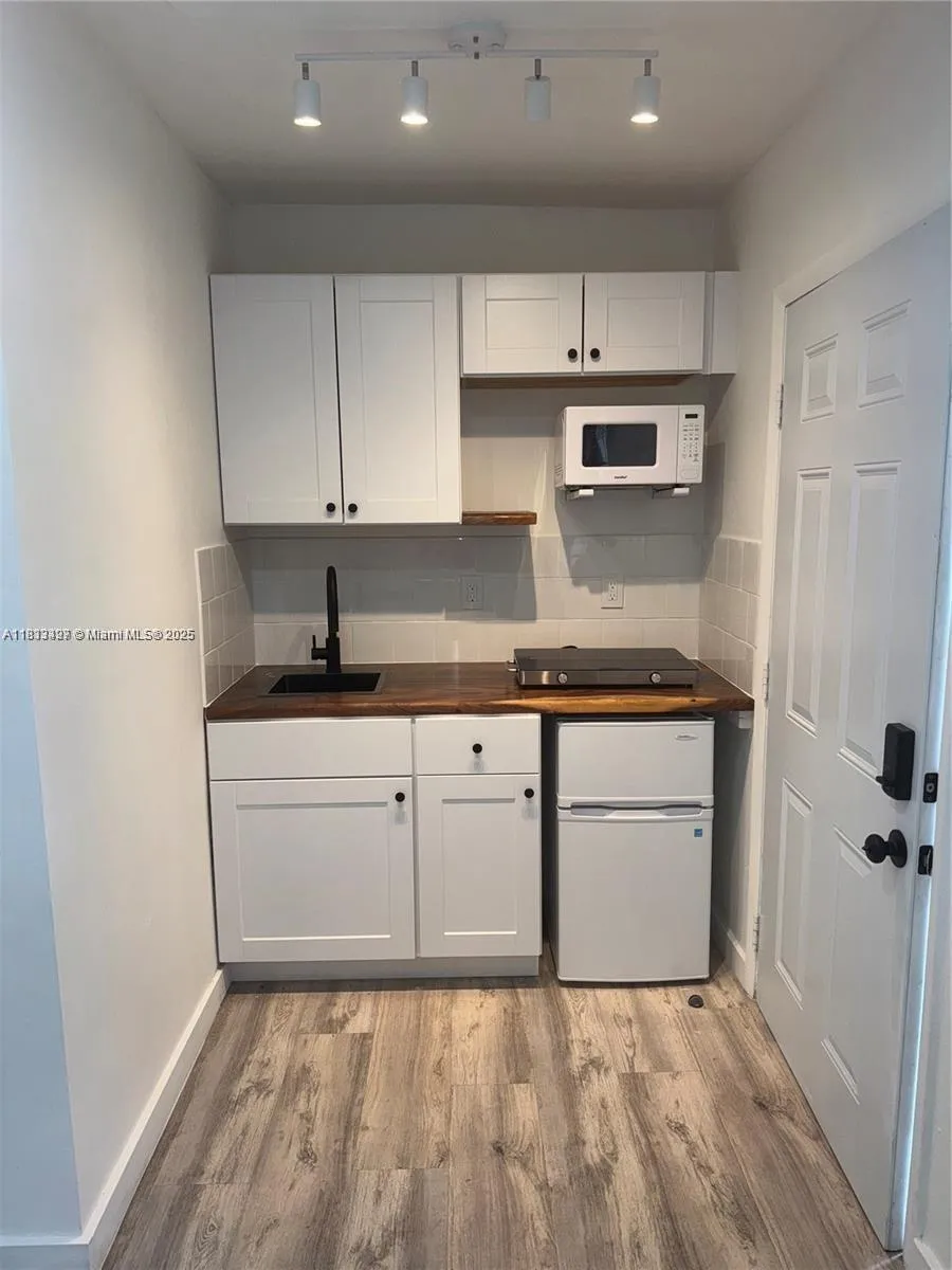 Miami Beach, Florida 33141, United States, ,1 BathroomBathrooms,Residential,Active,164763