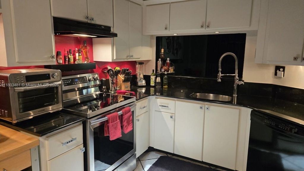 Photo of 1993 E Discovery Cir E, Deerfield Beach, FL 33442 (MLS # A11803481)