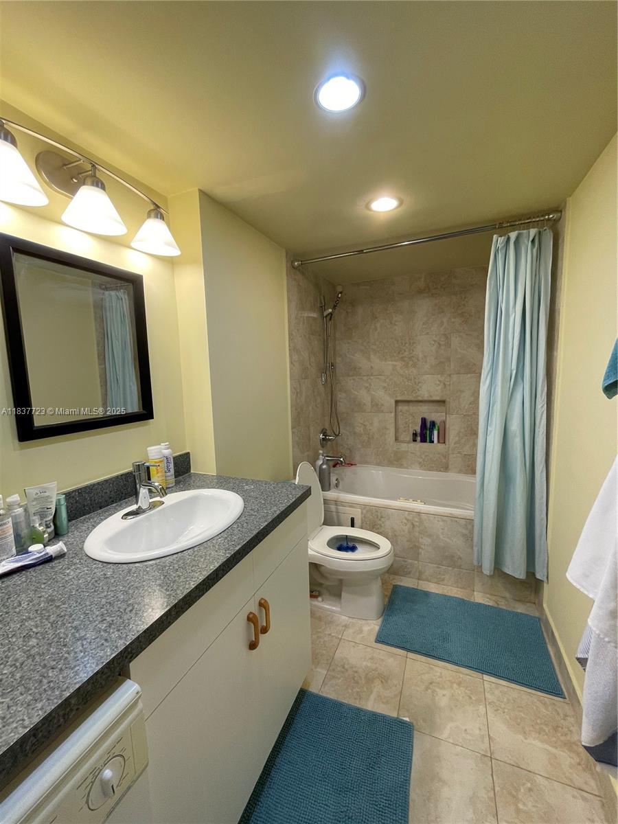 600 Three Islands Blvd 614
