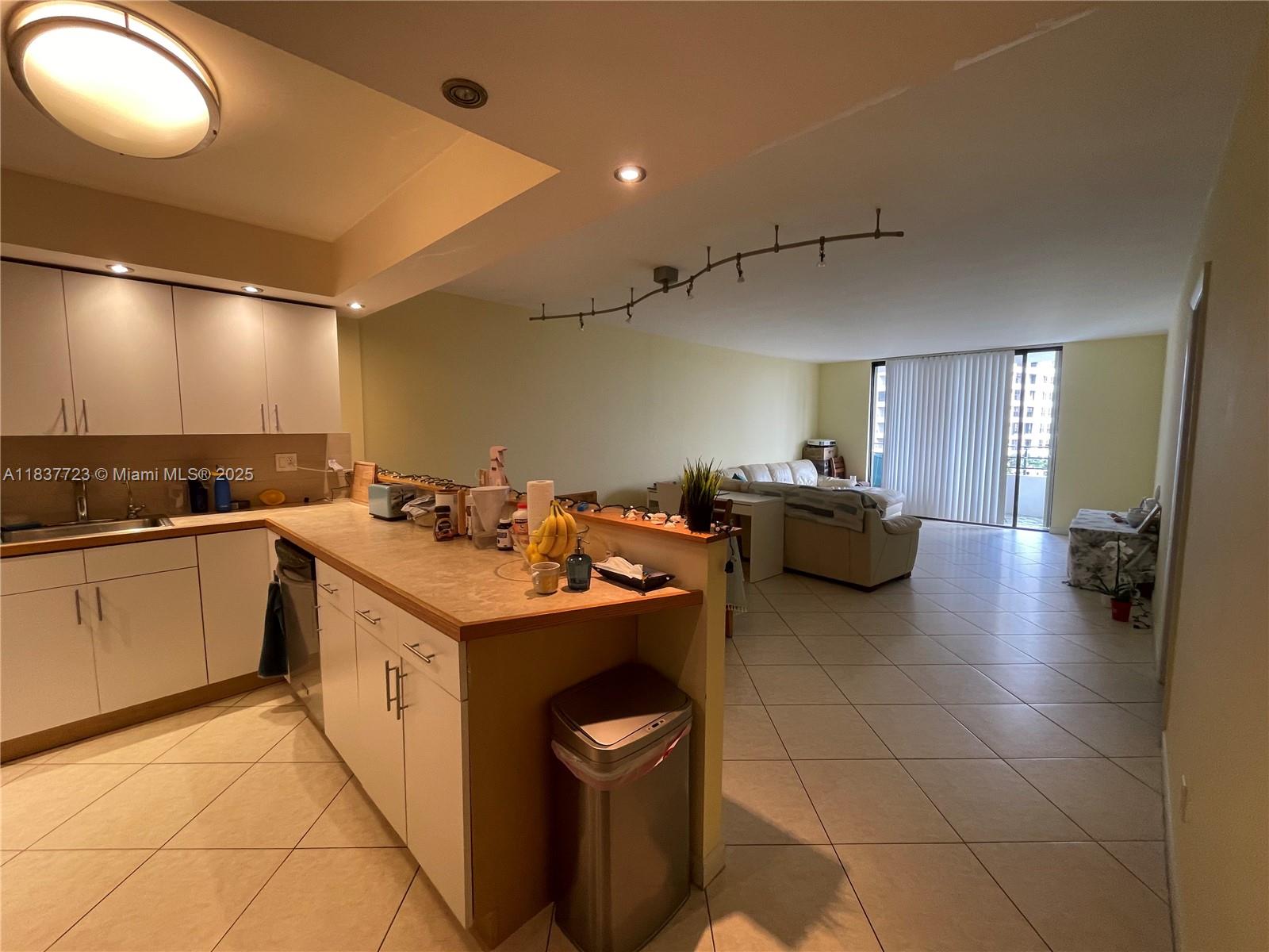 600 Three Islands Blvd 614
