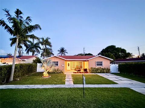 Photo of 206 SE 3rd Pl, Dania Beach, FL 33004 (MLS # A12026682)