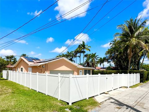 Tiny photo for 206 SE 3rd Pl, Dania Beach, FL 33004 (MLS # A12026682)