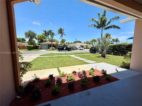 Tiny photo for 206 SE 3rd Pl, Dania Beach, FL 33004 (MLS # A12026682)