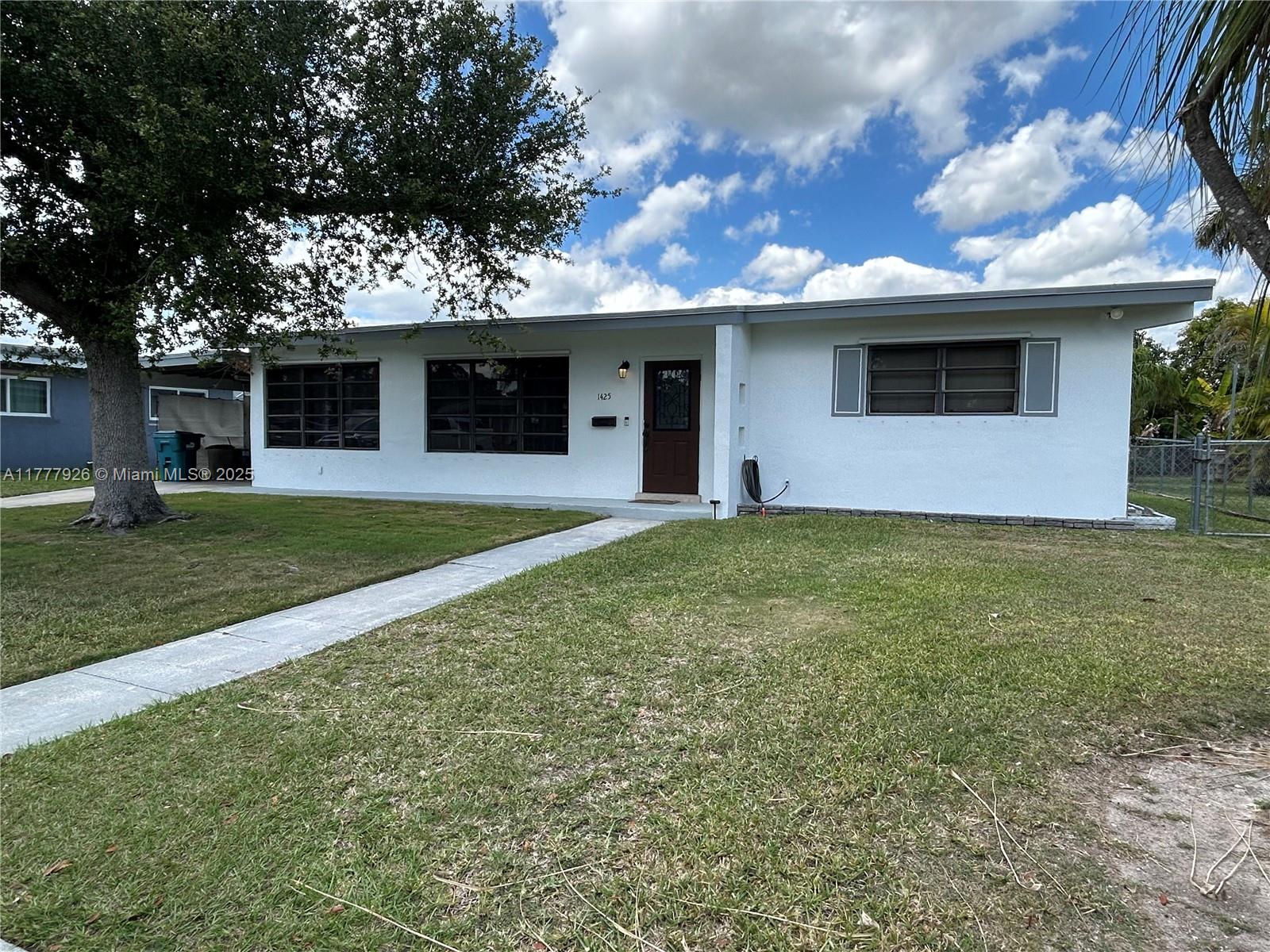1425 Nw 9th St, Homestead, Miami-Dade County, Florida - 3 Bedrooms  
1 Bathrooms - 