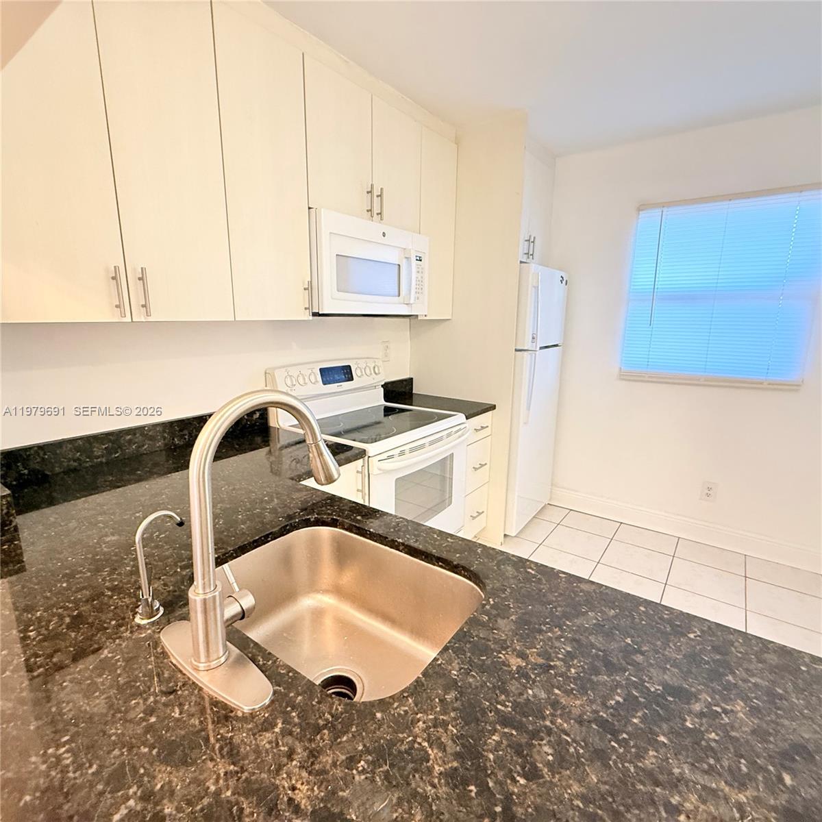 10541 NW 10th St 103