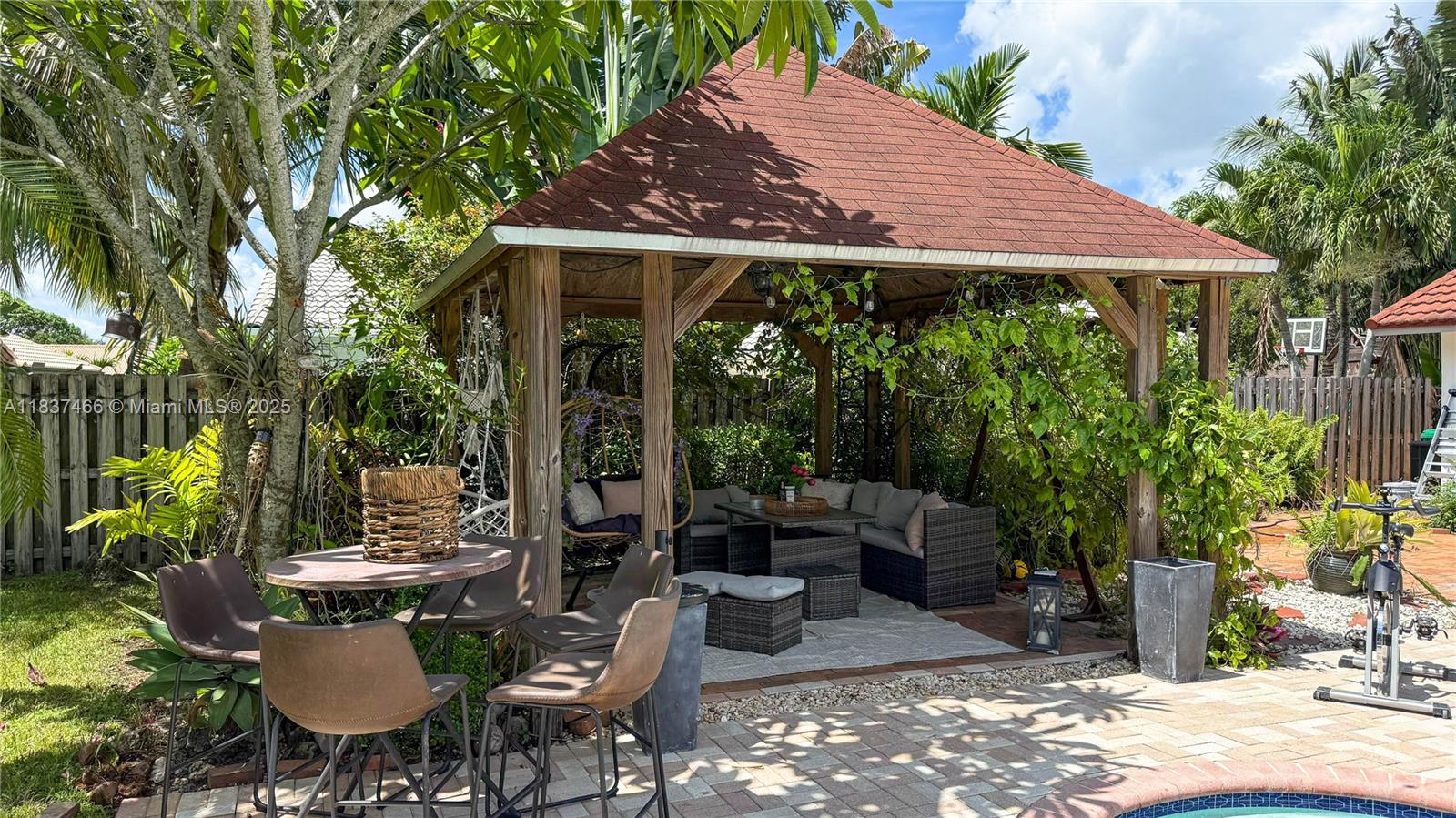 FALCONS LEA - Residential