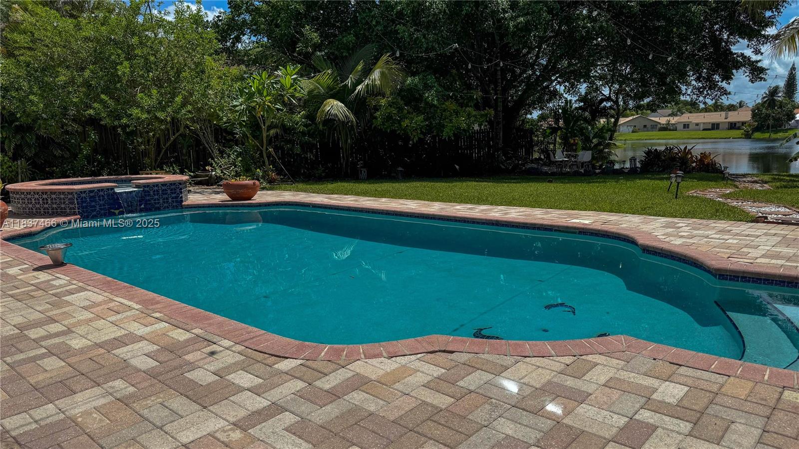 FALCONS LEA - Residential