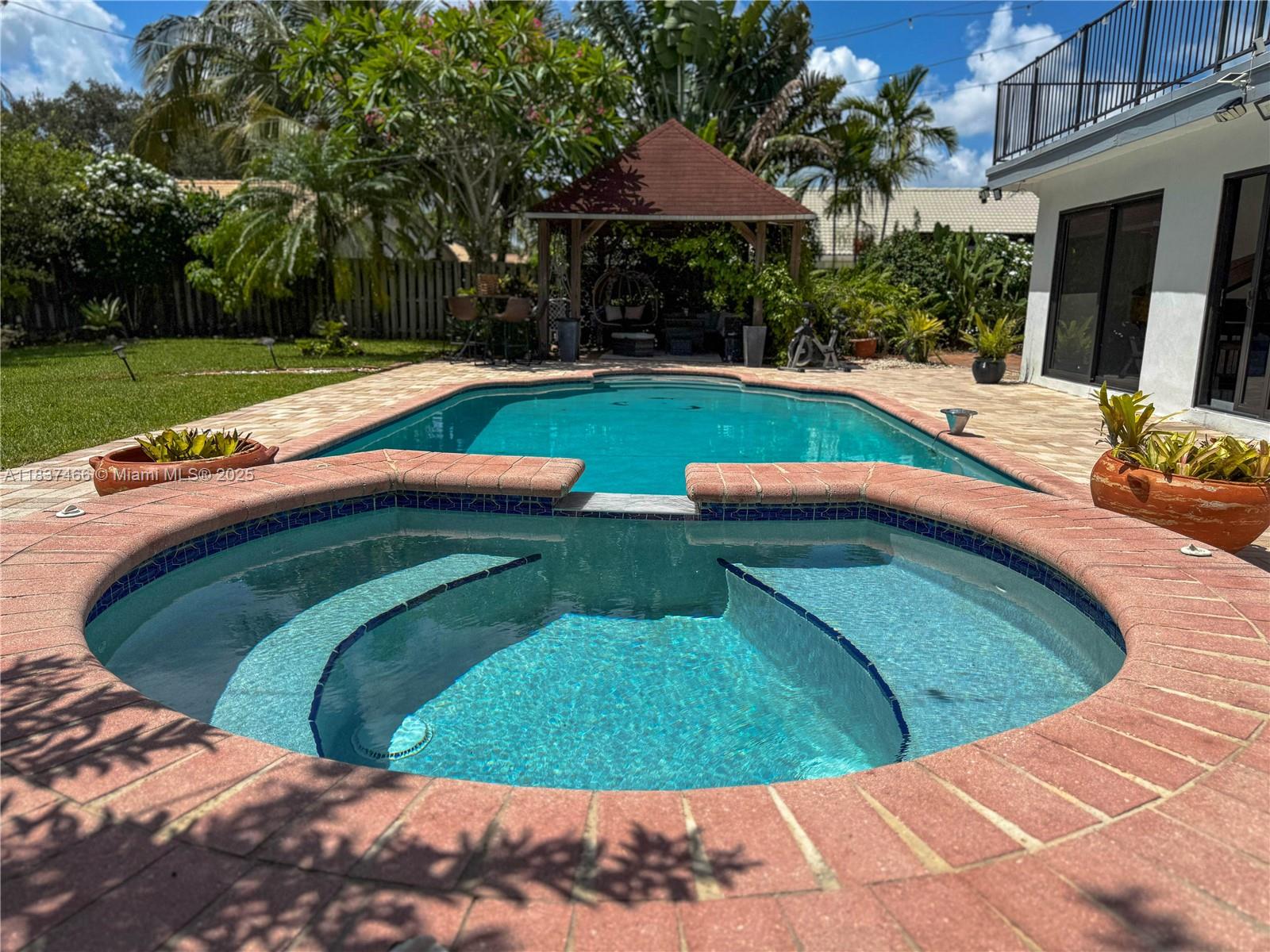 FALCONS LEA - Residential