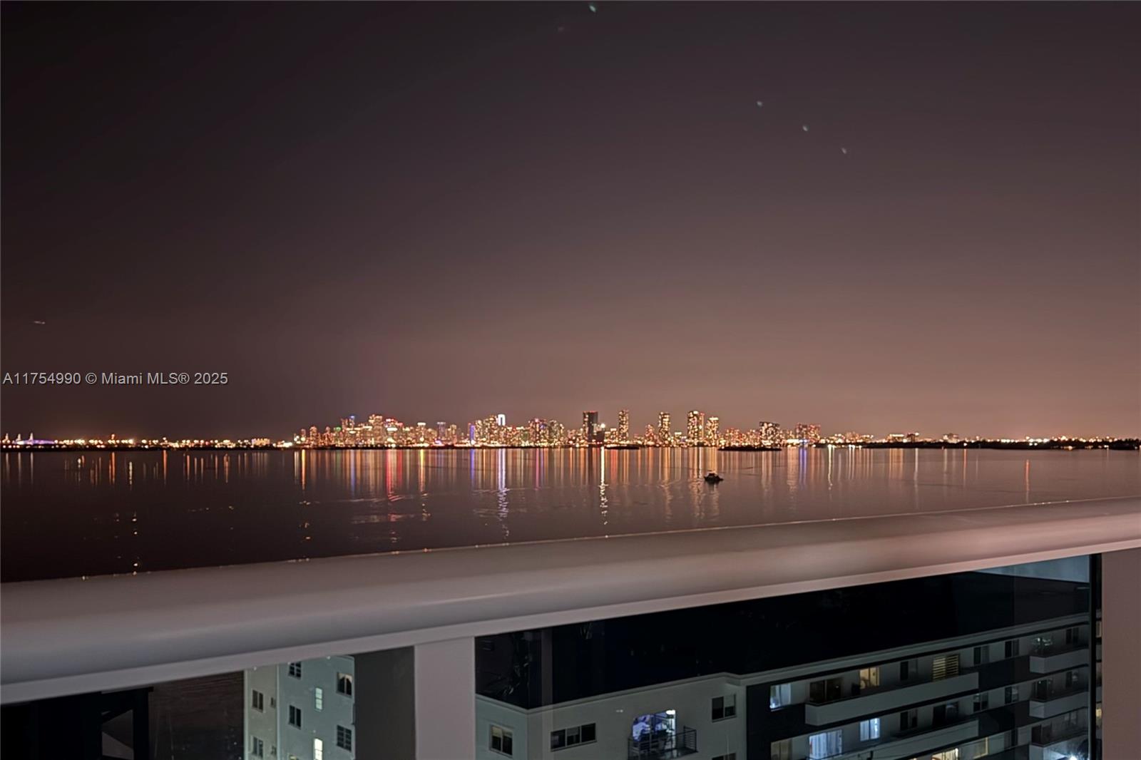 7501 E Treasure Dr 9P, North Bay Village, Miami-Dade County, Florida - 2 Bedrooms  
2 Bathrooms - 