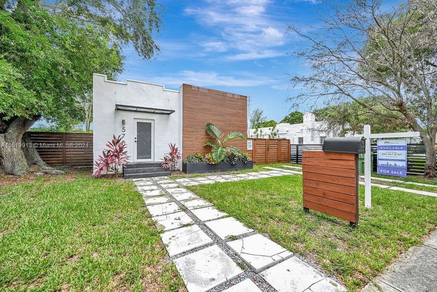 Stunning, fully remodeled 3-bed, 2-bath modern home in Buena Vista with a separate guest unit. This property is perfect for both investors and end users. The brand-new kitchen features state-of-the-art cabinetry, an island, and top-tier appliances. Elegant tile flooring and luxurious bathroom finishes throughout. A fenced backyard offers privacy, separating the main residence from the guest studio, which has its own gate and driveway—ideal for hosting or renting. Located minutes from the Design District, Midtown, and Wynwood Art District.