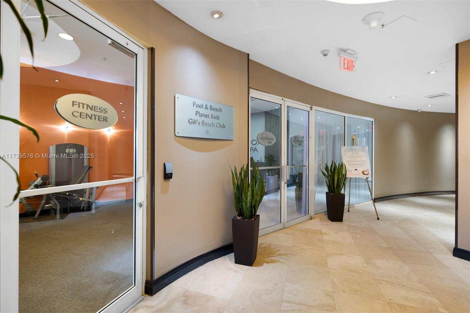 TRUMP INTERNATIONAL SONES - Residential