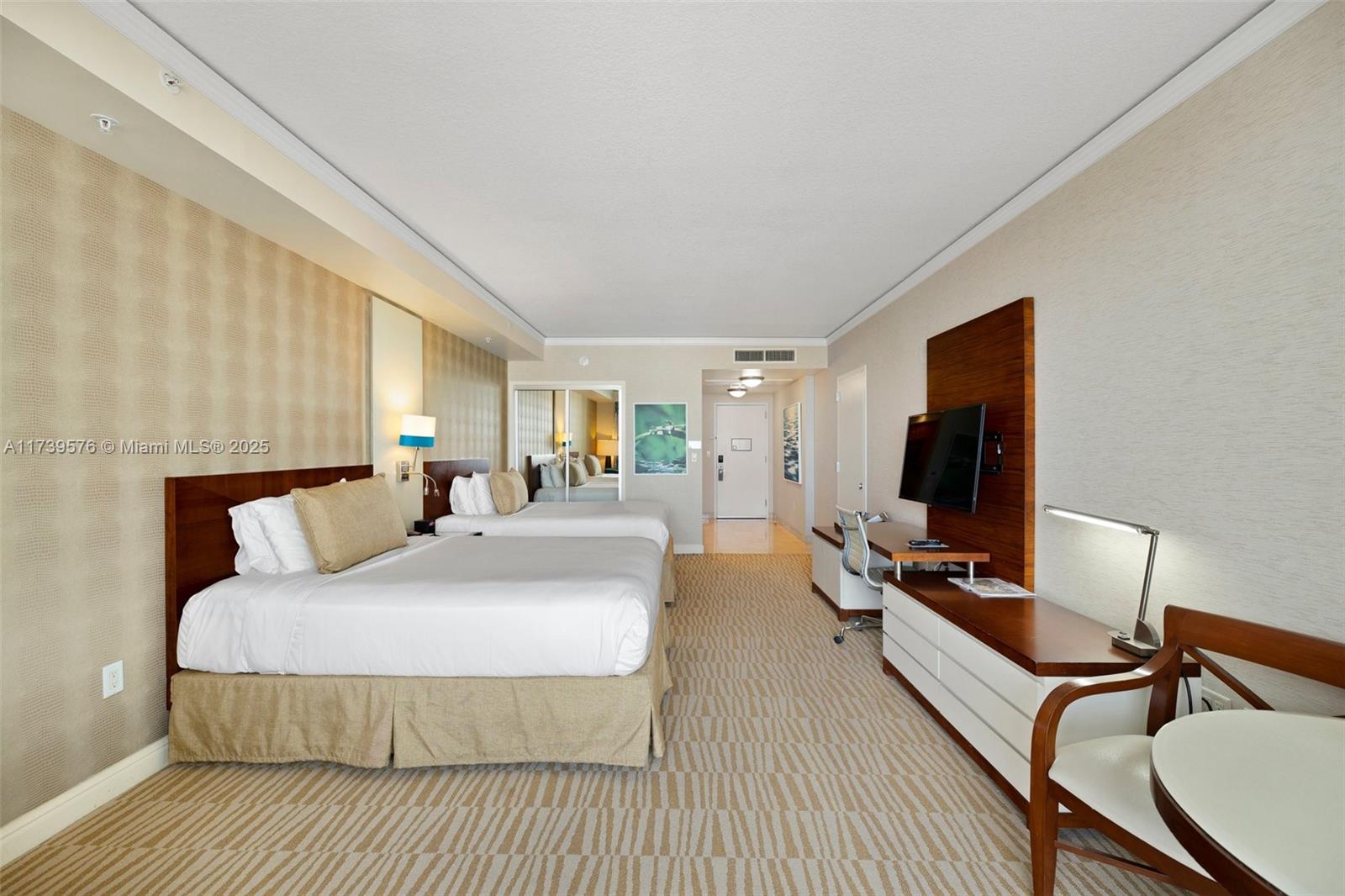 TRUMP INTERNATIONAL SONES - Residential