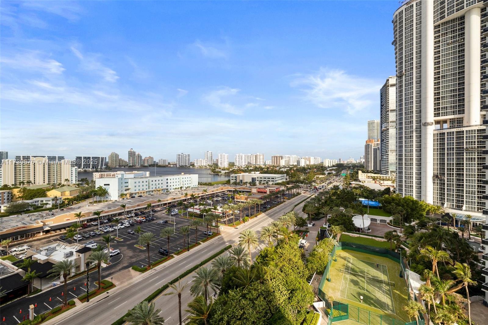 TRUMP INTERNATIONAL SONES - Residential