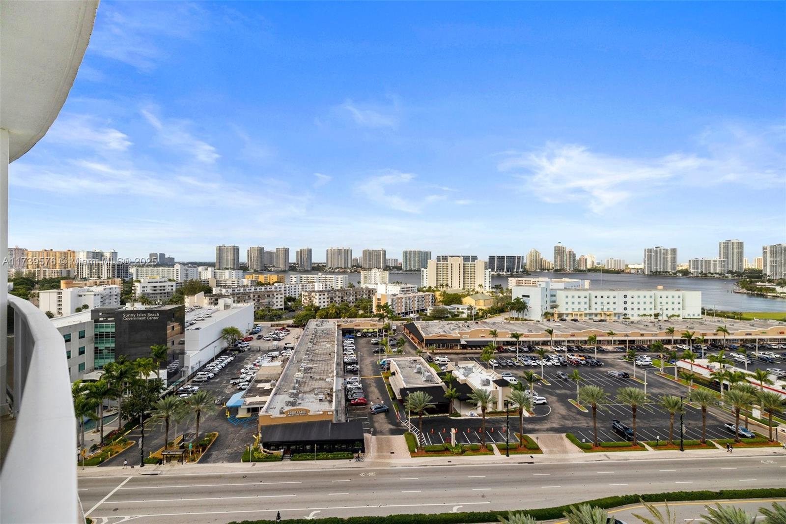 TRUMP INTERNATIONAL SONES - Residential