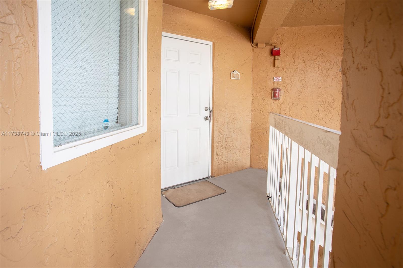 735 NW 92nd Ave 735