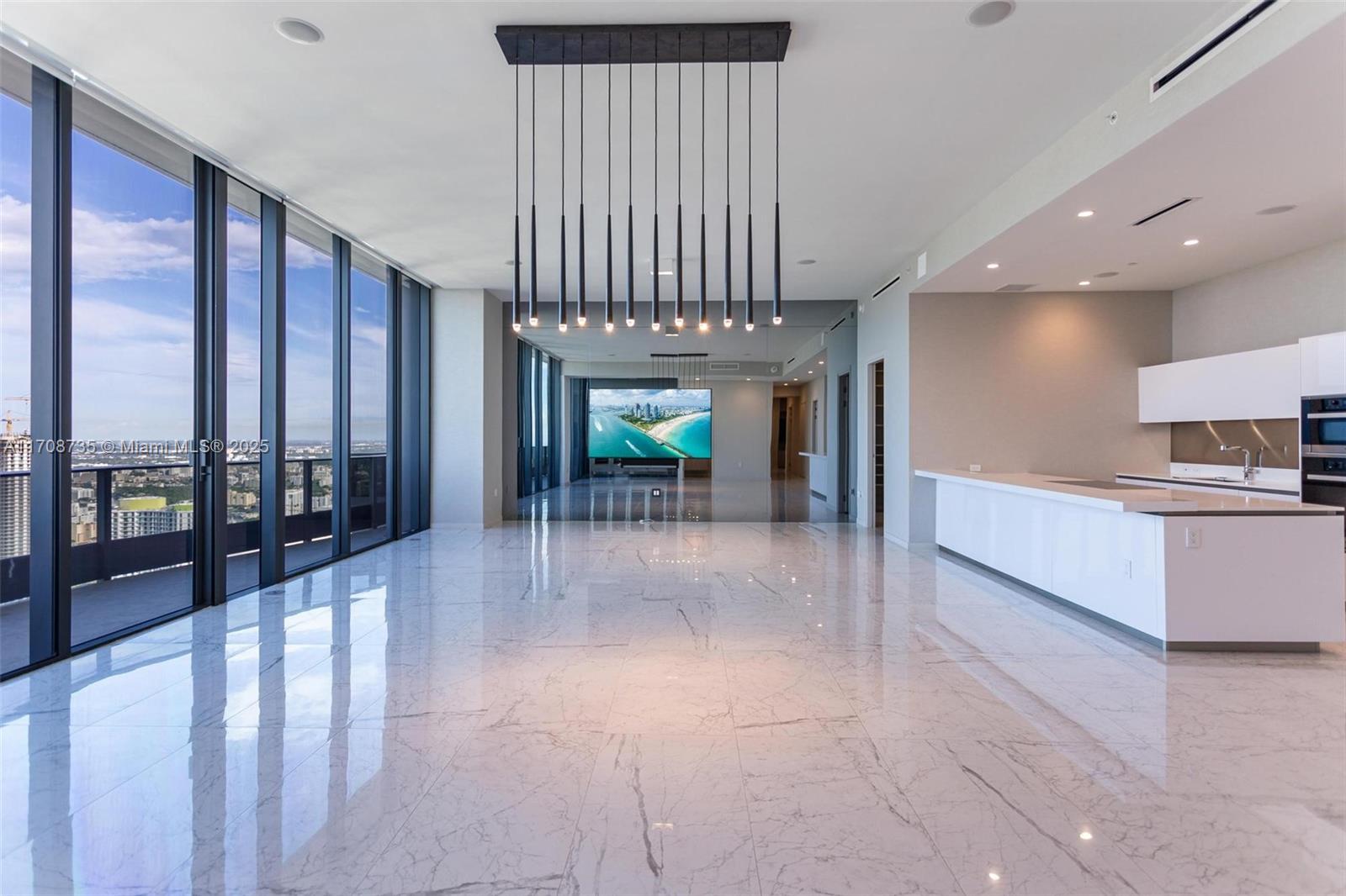 1000 Brickell Plz UPH6204