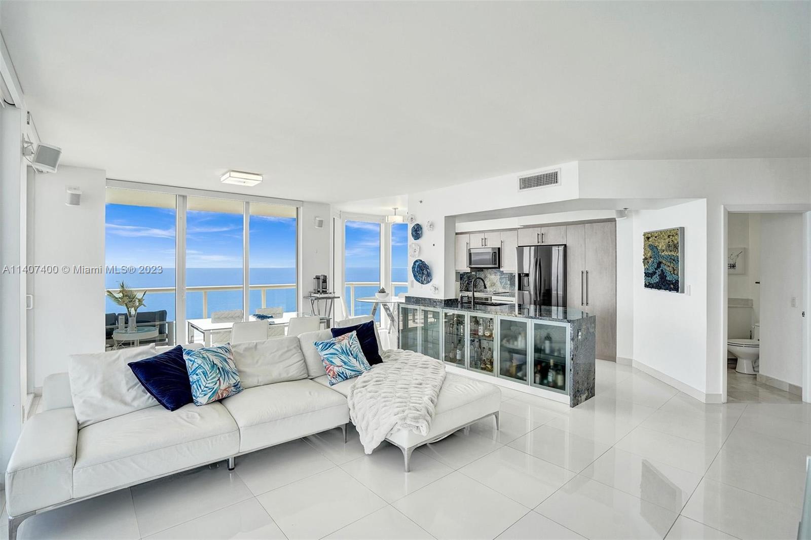 AKOYA CONDO - Residential